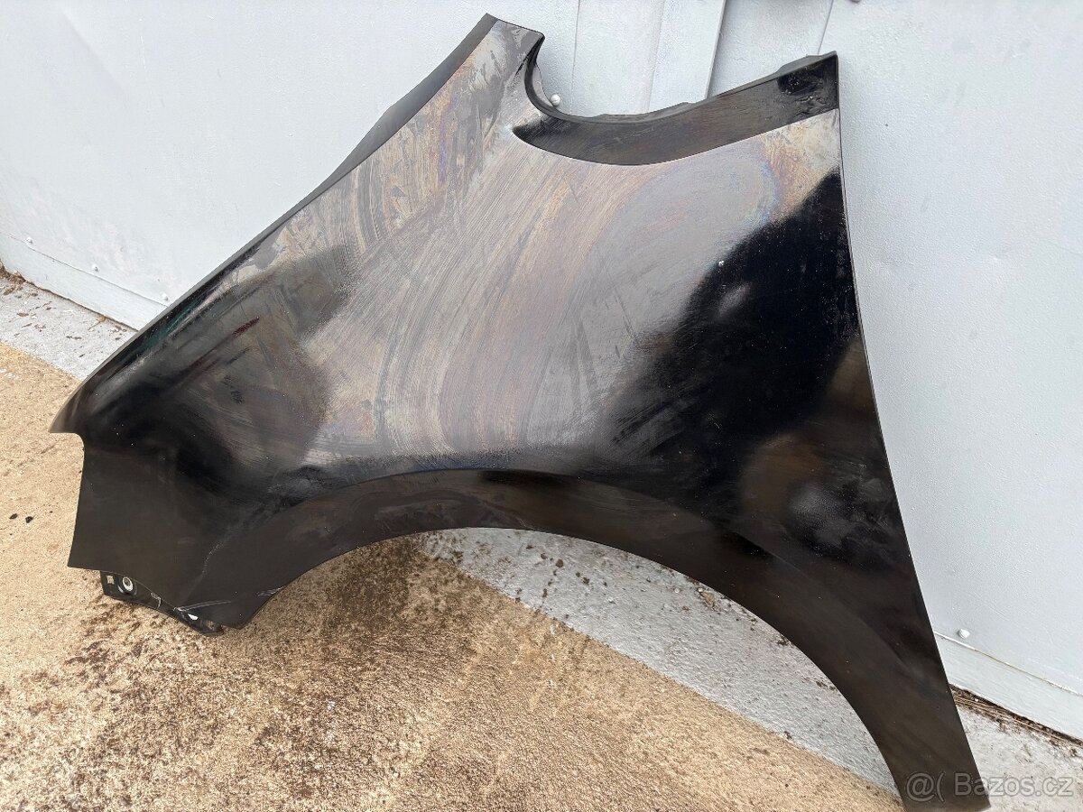 Levý přední blatník VW Sharan 7N – černá LC9X - 3