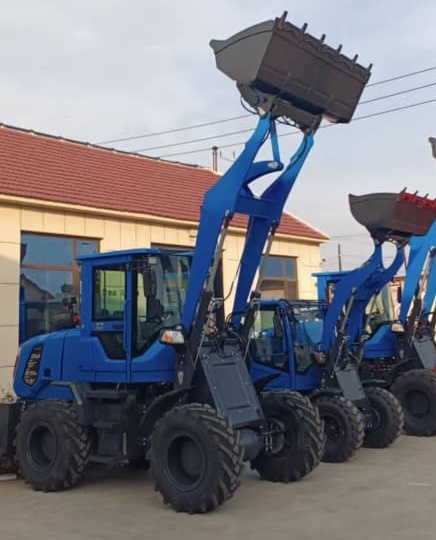 Čelní kloubový nakladač. Zdvih 2t - 3