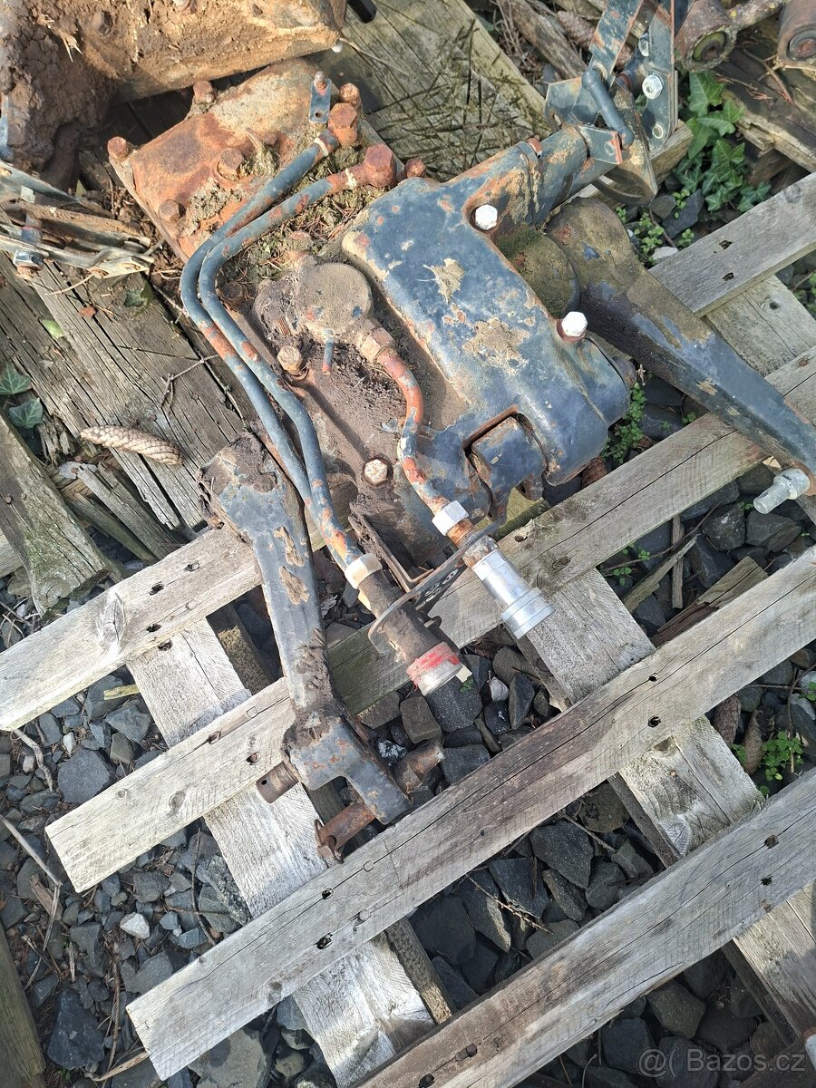 Zetor uřI viko hydrauliky - 3