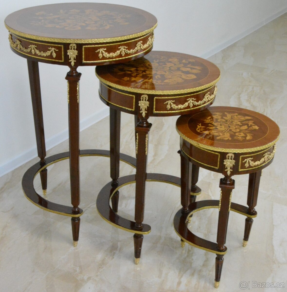 Zámecké intarzované stolečky - set - 3