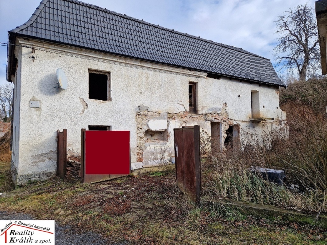 Dvoupatrový dům s podkrovím a zahradou, 3km od K.Hory - 3