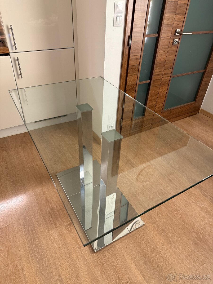 Jídelní stůl skleněný -jako nový - 3