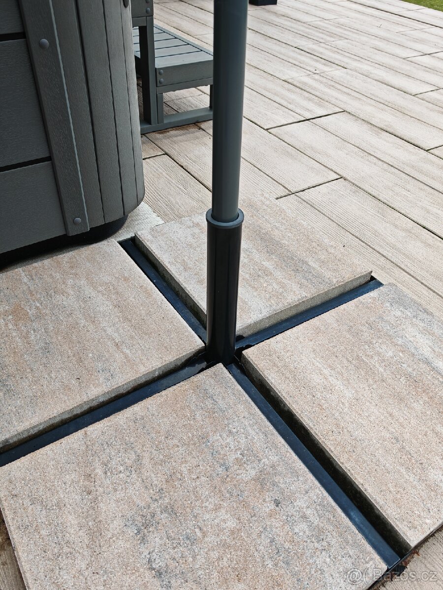 Slunecnik se stojanem a dlazdicemi (prumer 280 cm) - 3