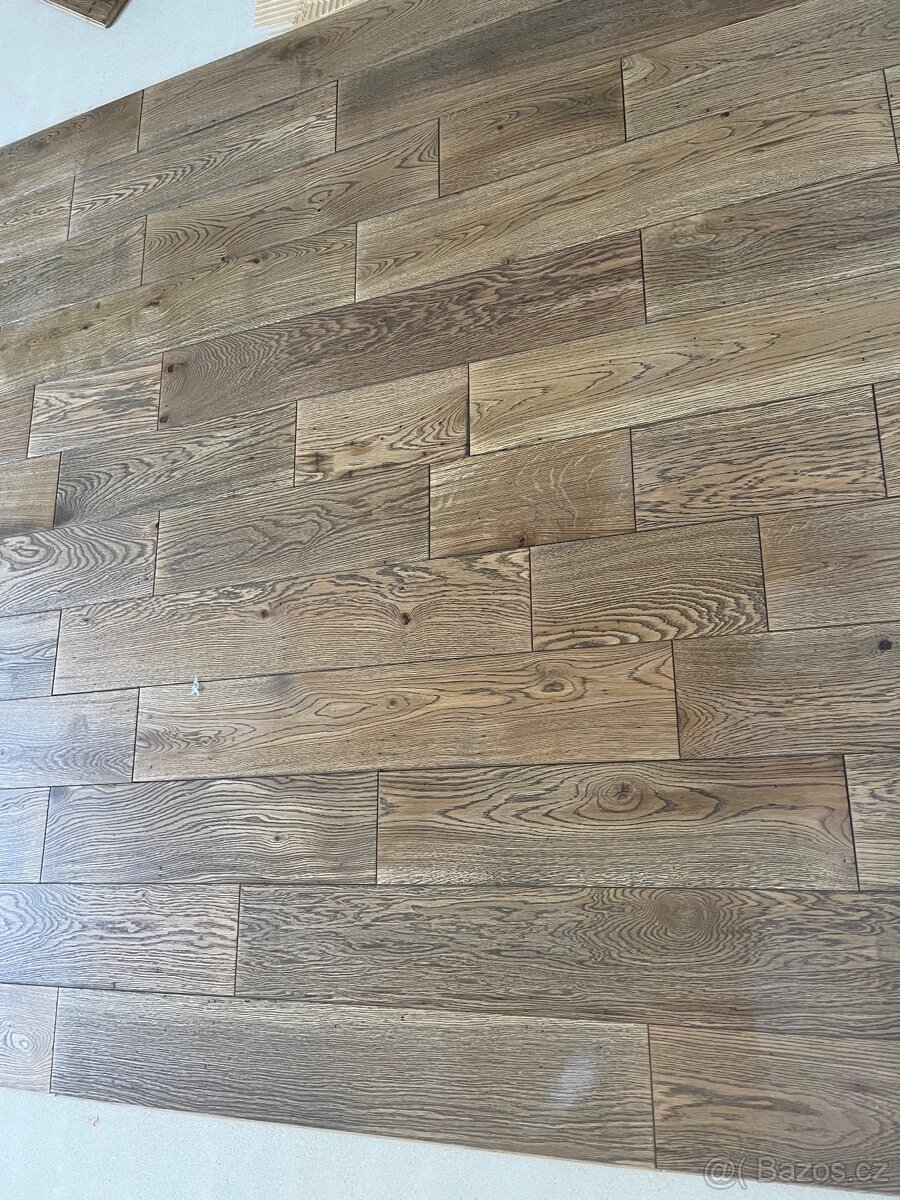Dubová podlaha Starý dub rustik + stopy po broukovy - 3
