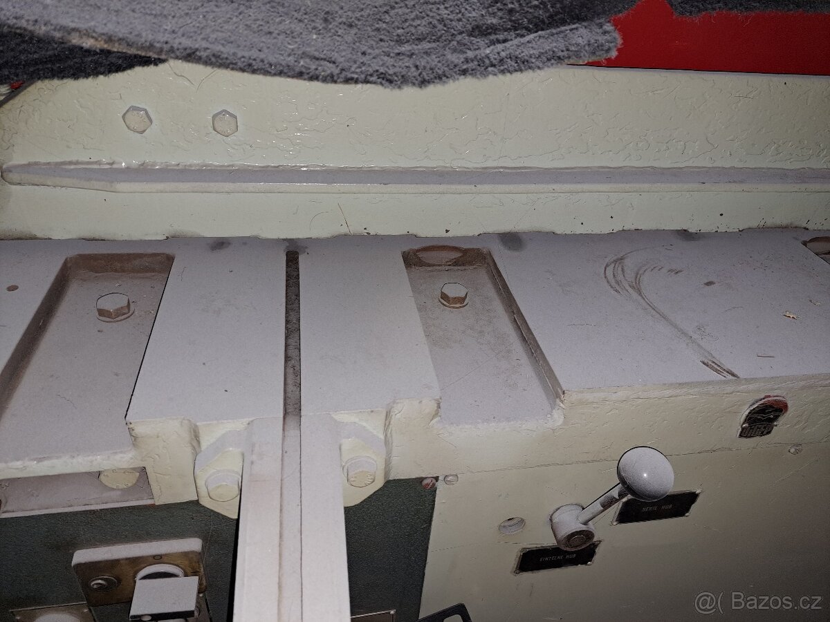 Tabulové nůžky 1000/3 - 3