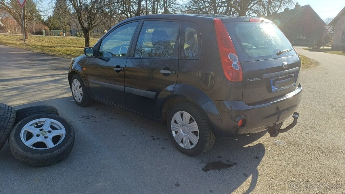 Ford Fiesta, 1.3 i - TOP stav - 3