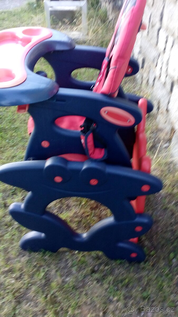 Dětská židlička se stolkem - 3