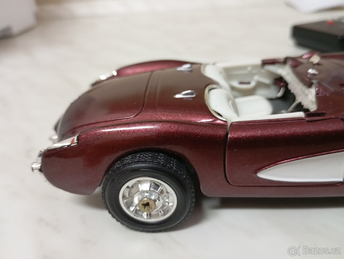 Autíčko chevrolet corvette - model - 3