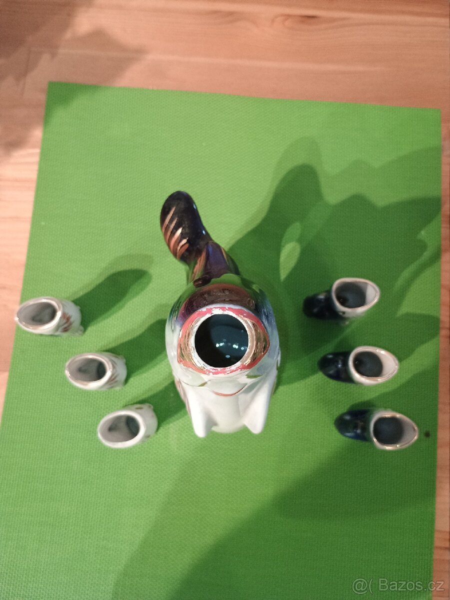 Porcelánová karafa s panáky ve tvaru ryby - 3