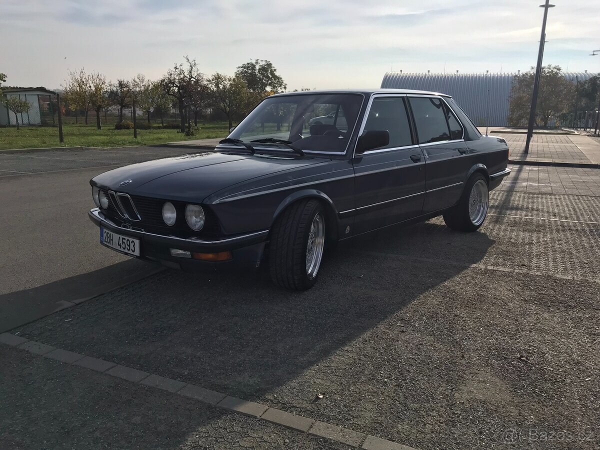 BMW e28 528i - 3
