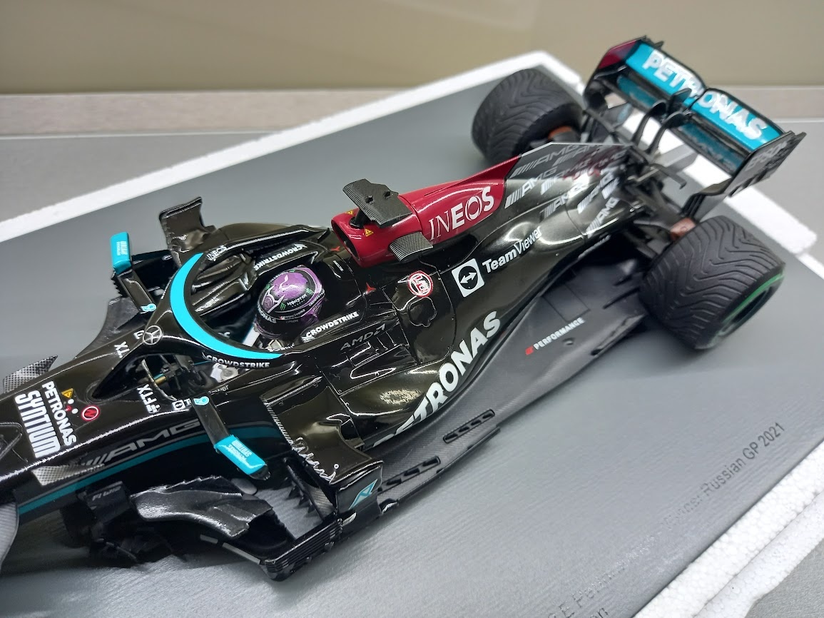 F1 MERCEDES W12 HAMILTON VÍTĚZ GP RUSKA 2021 SPARK 1:18 - 3