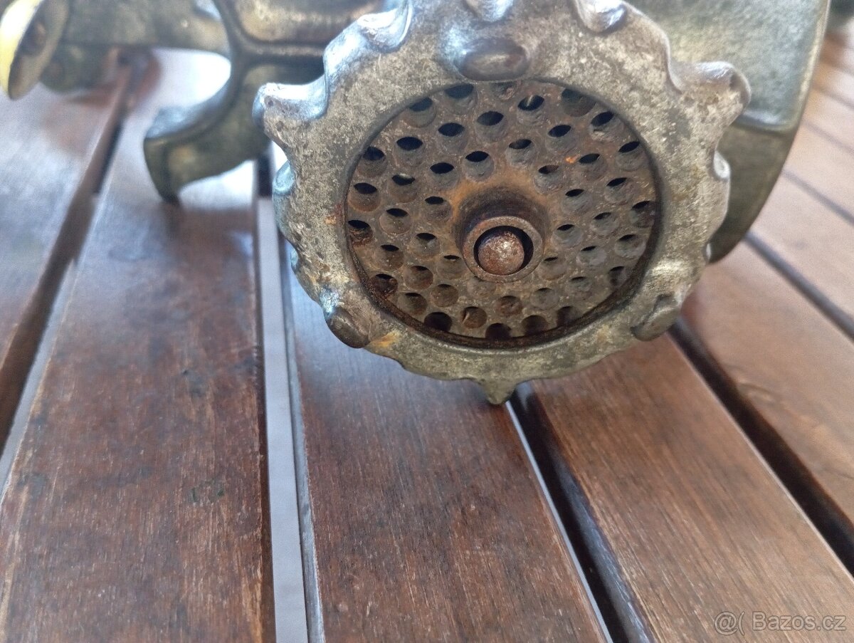 Starý ruční mlýnek Kosmos 5 - 3