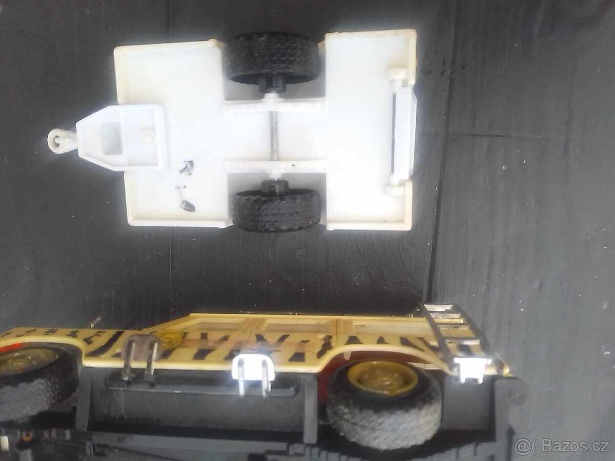 Staré Hračky Puch a Land rover - 3