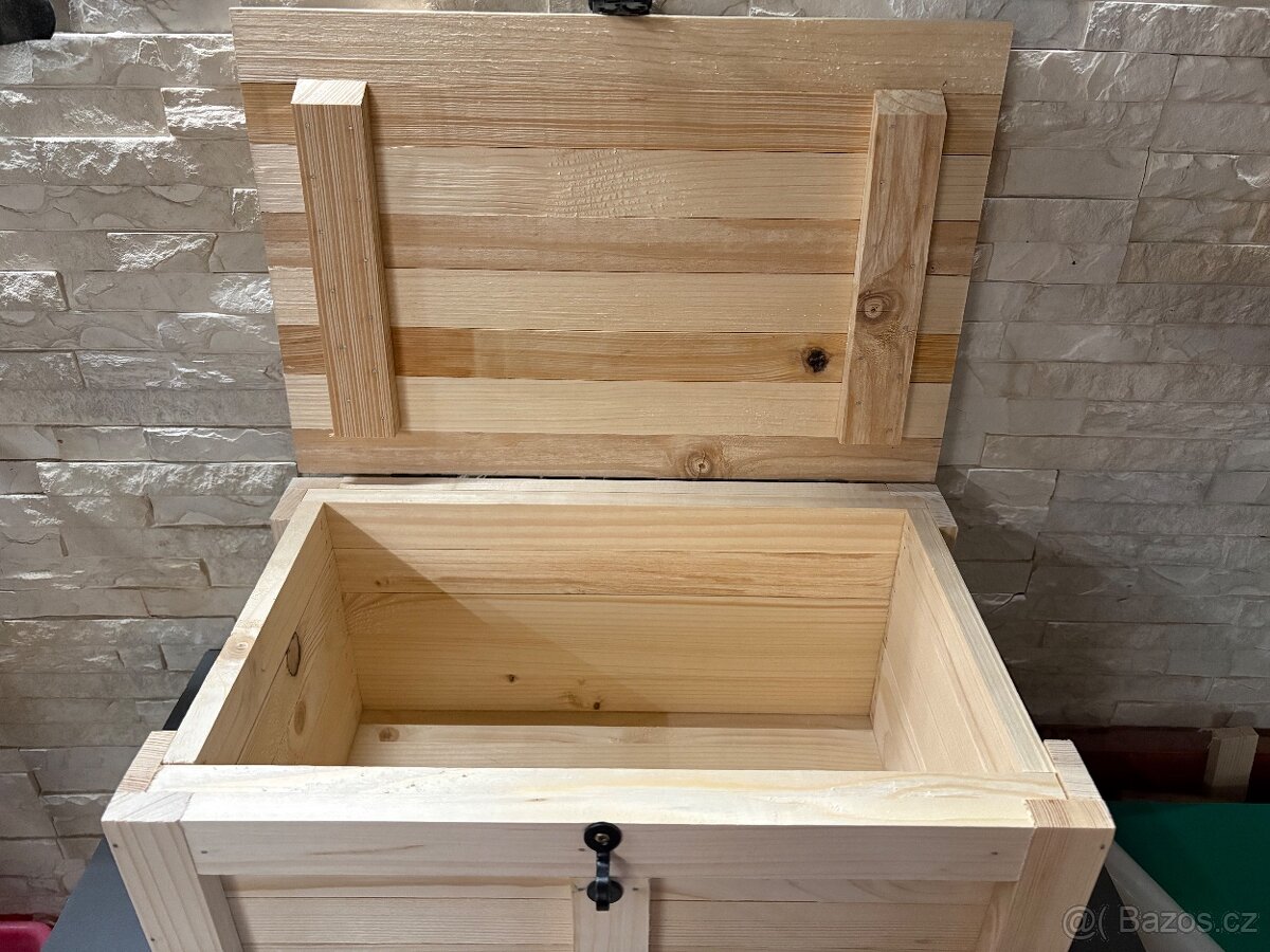 Dřevěná truhlička- dekorace - 3