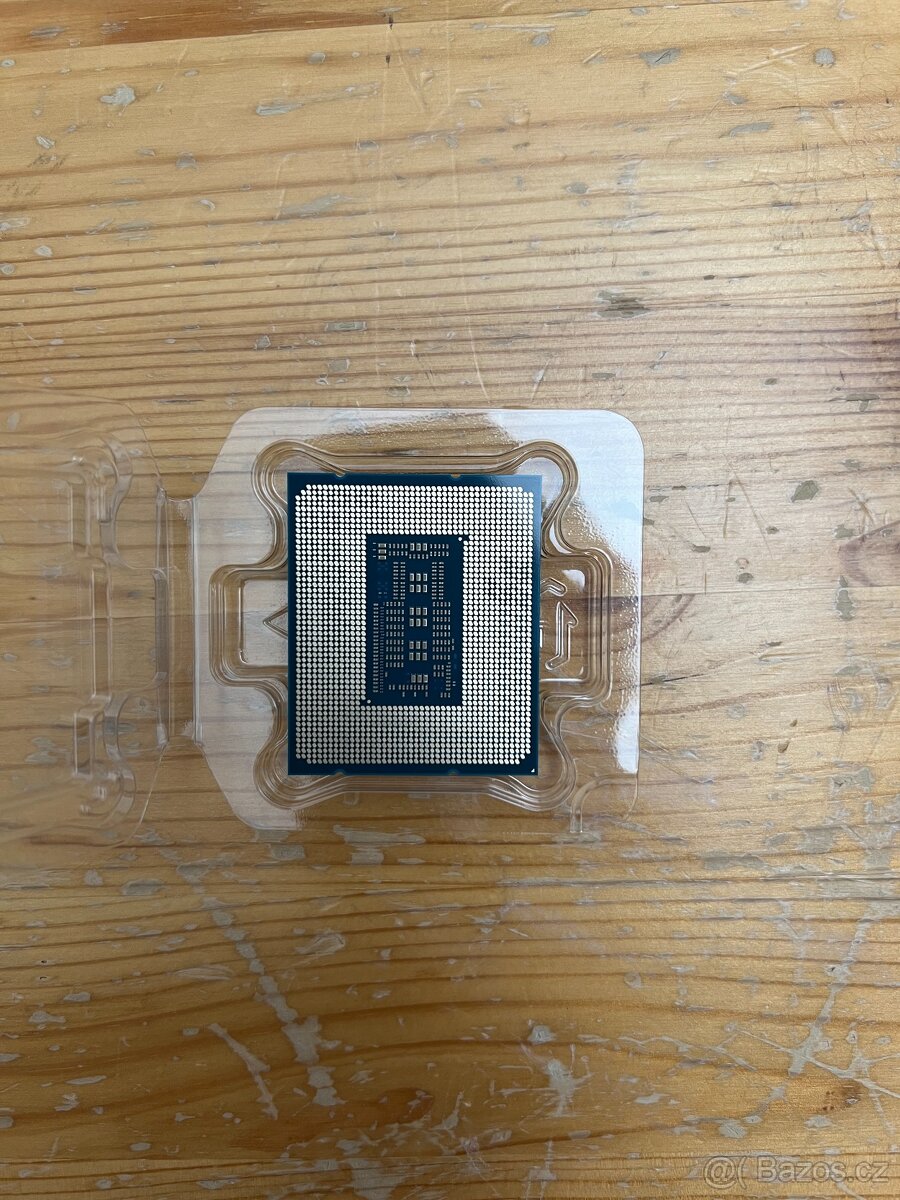 Intel i7 13700KF 16/24 Jader //5.4GHz// Socket 1700 //Záruka - 3