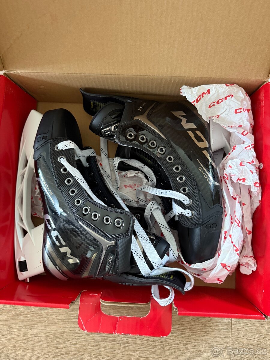 Hokejové brusle CCM Tacks XF PRO Senior, vel. 8 - 3