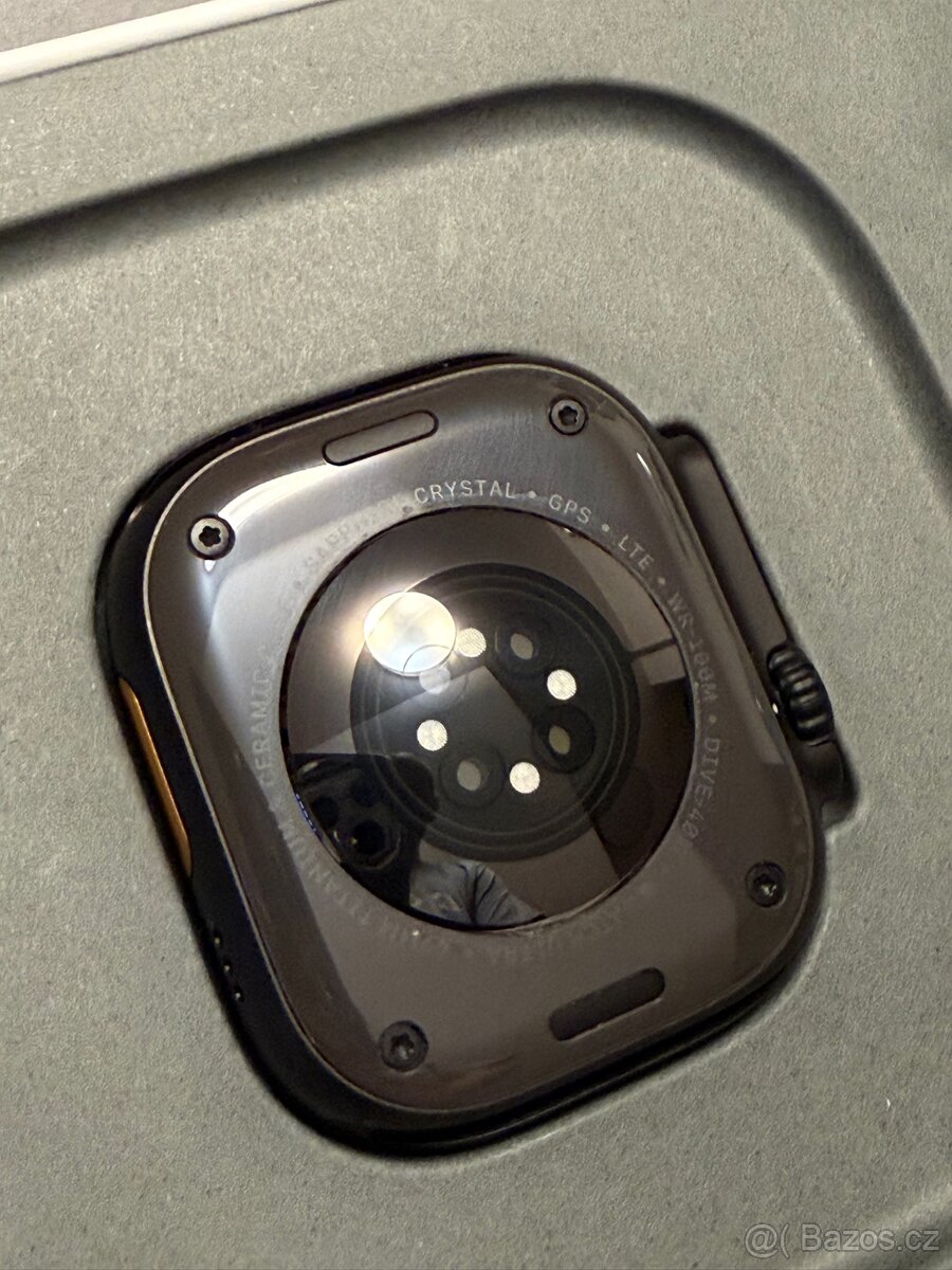 Apple Watch Ultra 2 49mm Černý titan - 3
