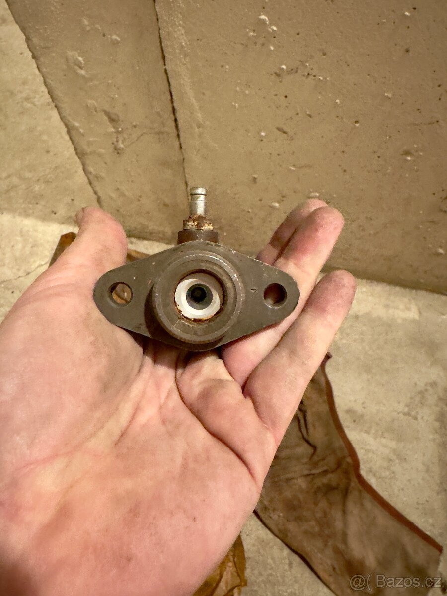 Hlavní brzdový válec Škody 120/105/130 - 3