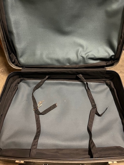 Šedý koženkový kufr retro - 3