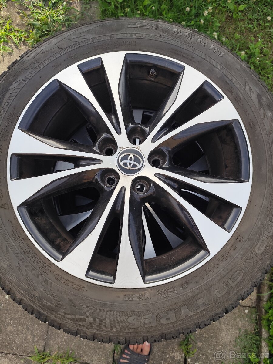 Sadu litých kol Toyota rav 4 235/55R18 - 3