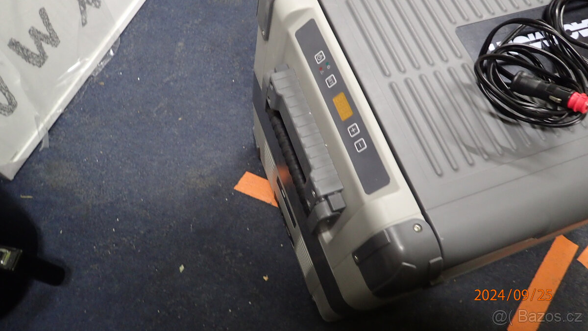 Autolednice BLACKMONT autochladnička PRO 58l - 3