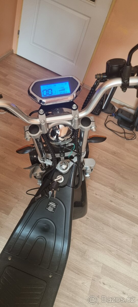 elektrická koloběžka 1000W - 3