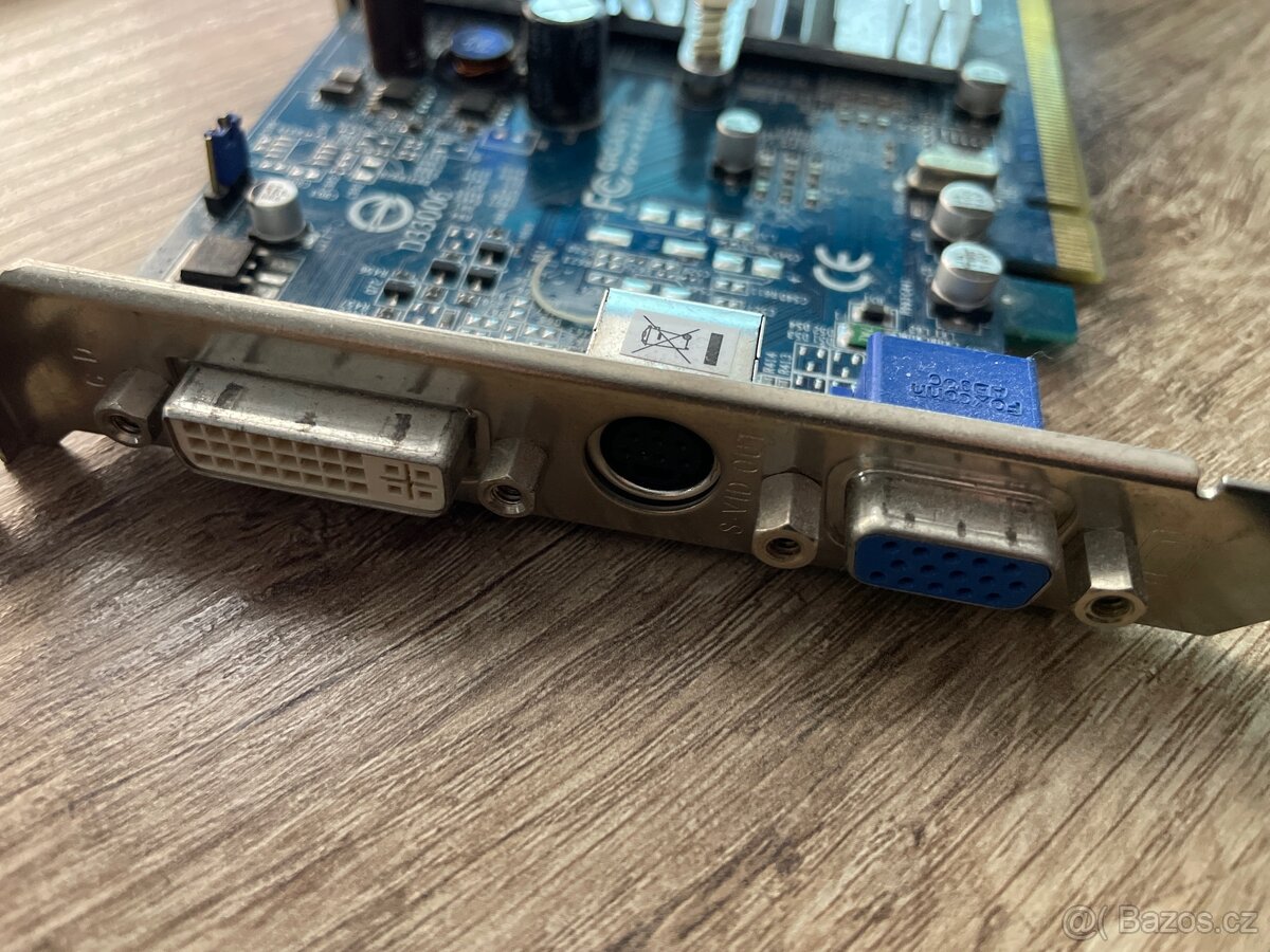 Grafická karta GigaByte GV-RX55128D - 3