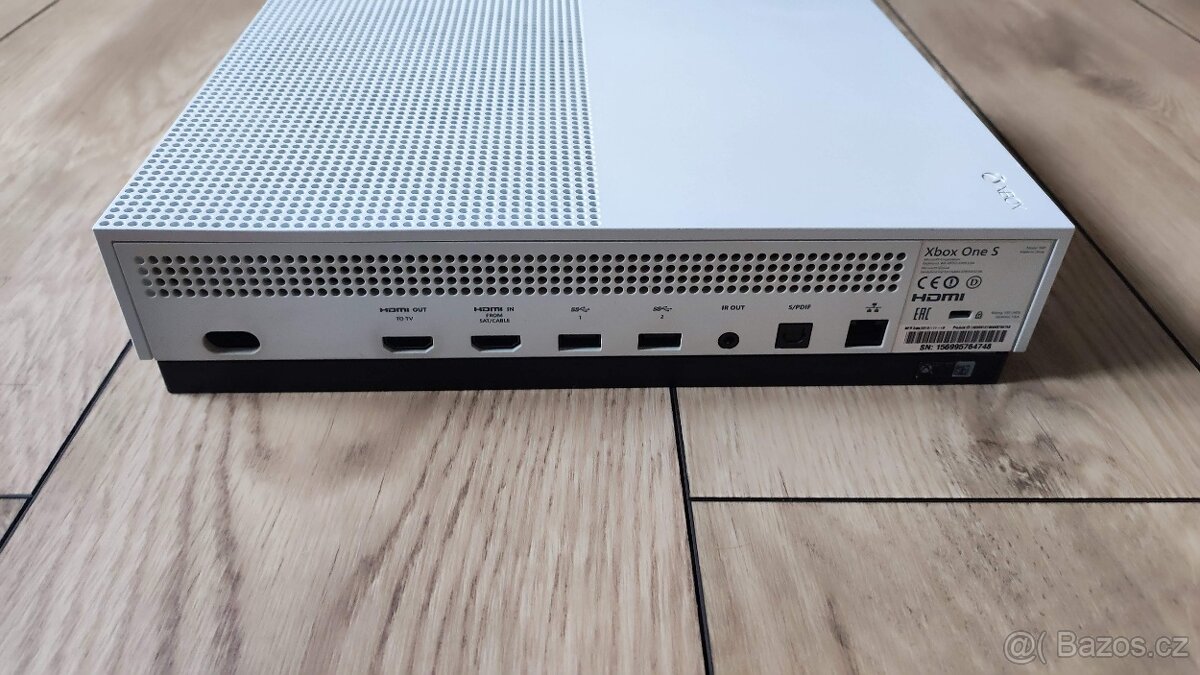 XBOX One S 500GB + Kinect - 3