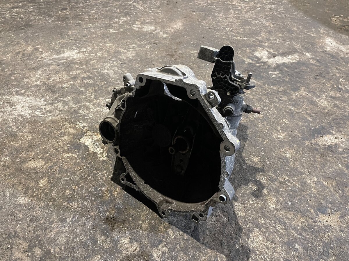 Prodám převodovku RNY - 3