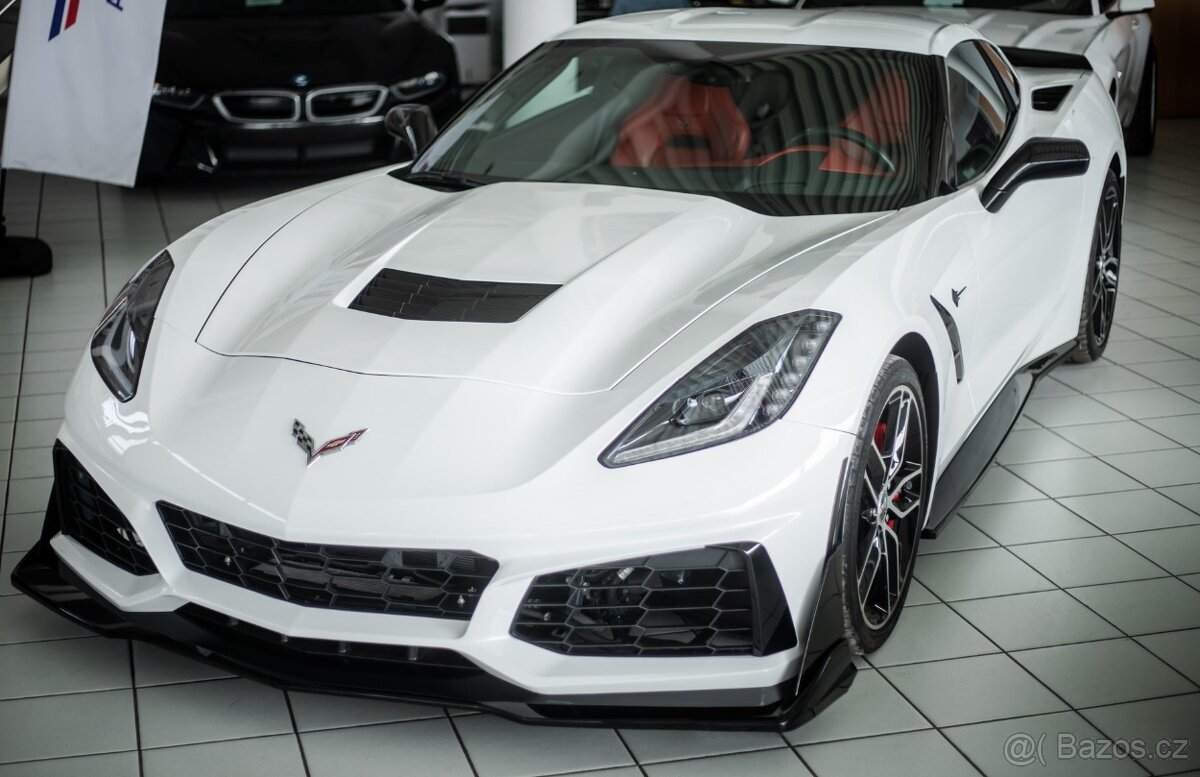 Chevrolet Corvette - 3