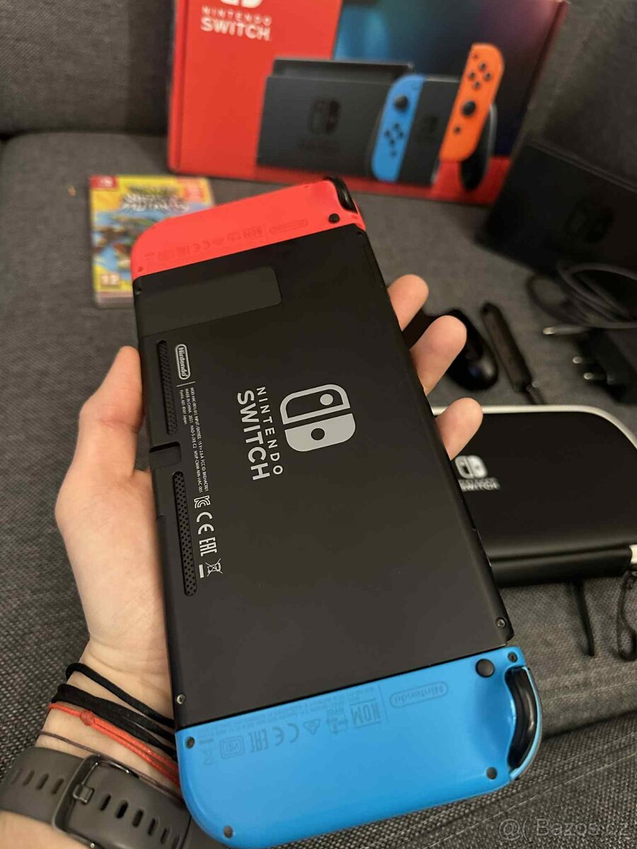 Nintendo switch V2 + příslušenství + hra - 3