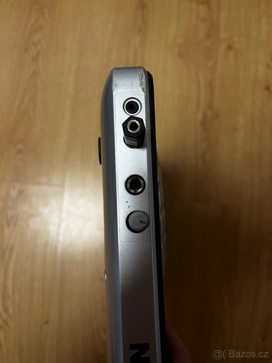 Mixážní DJ Pult Numark Mixtrack Quad - 3