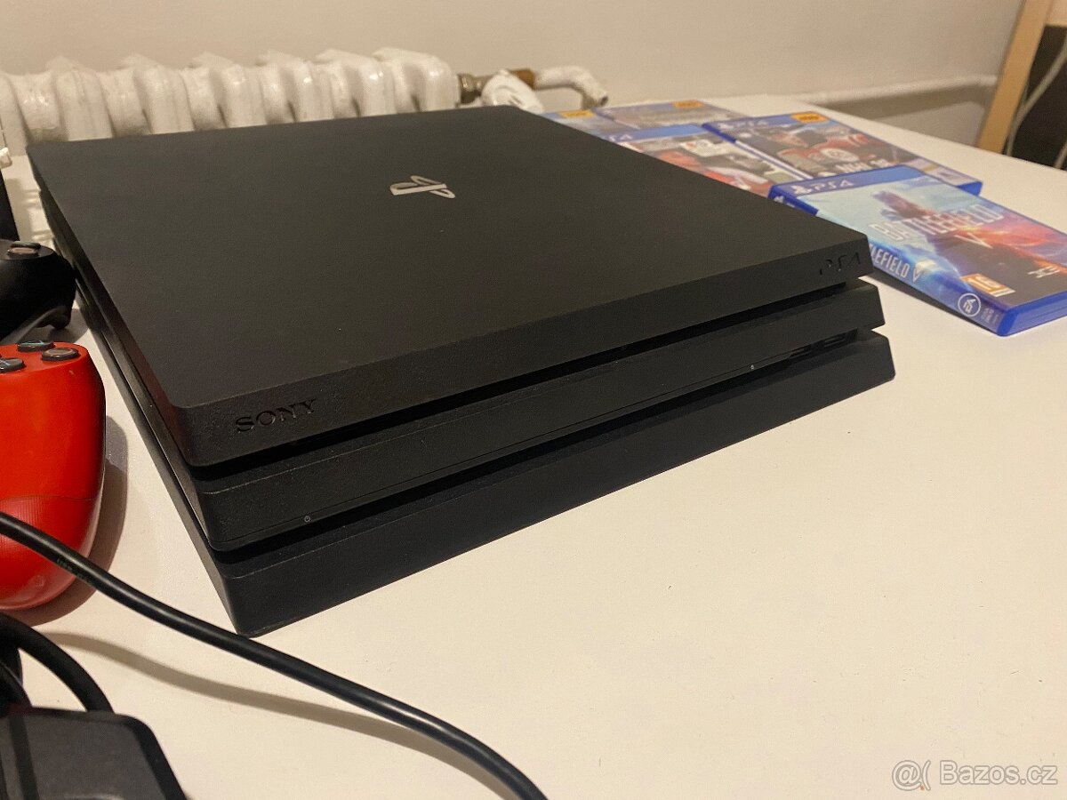 PlayStation 4 Pro + příslušenství - 3