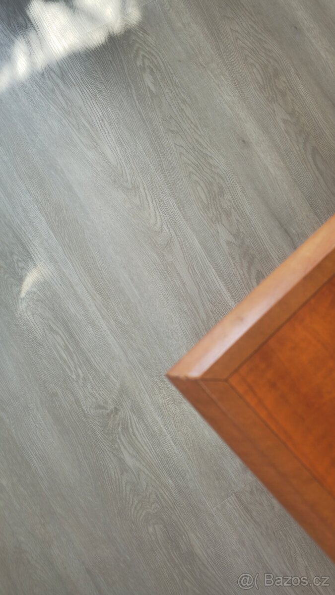 Konferenčni stolek - 3