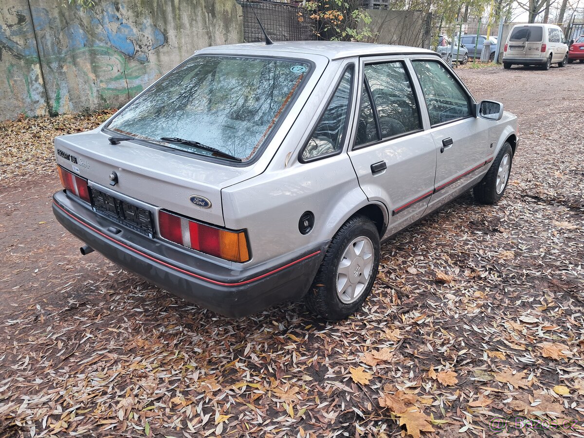 Ford Escort Mk4 - 3
