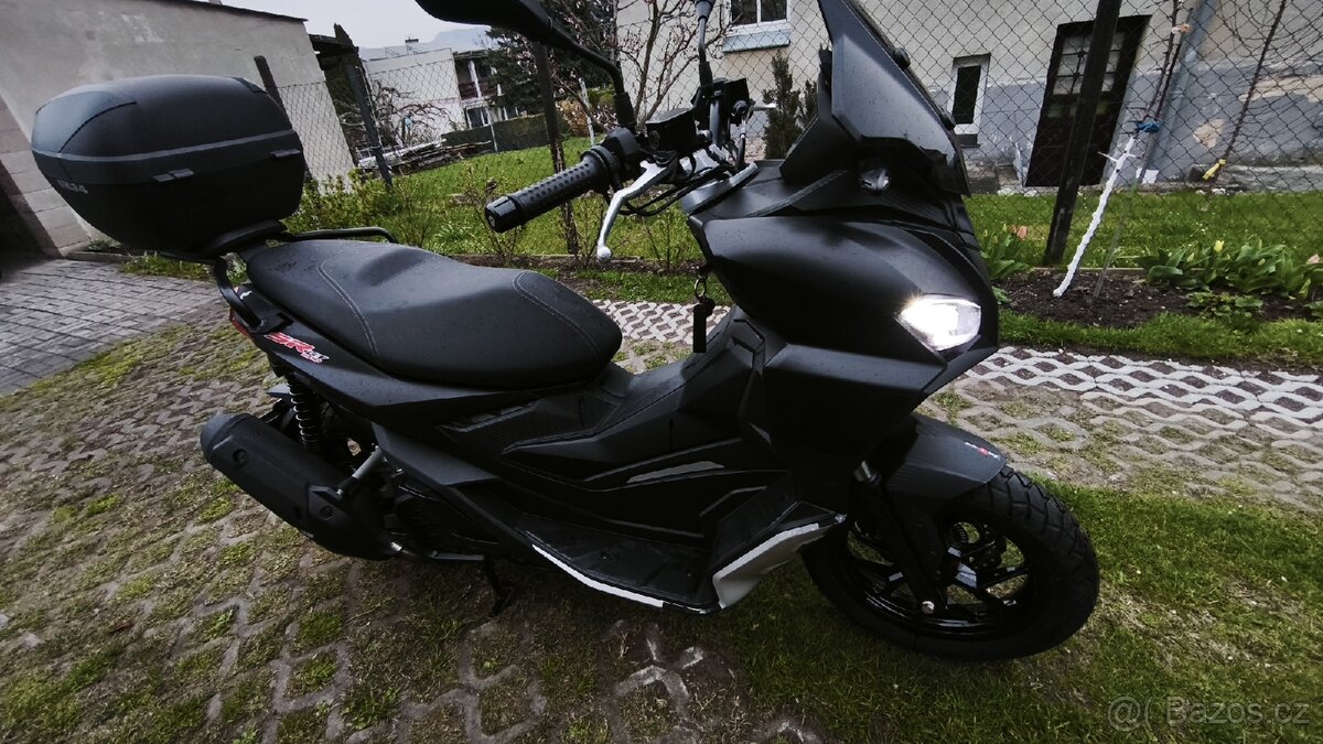 Aprilia SR GT 200 - 3