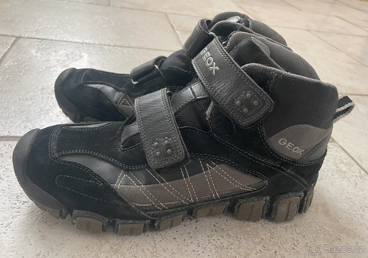 Dvoje zimní boty, vel. 38 a 38 a 1/2 - 3