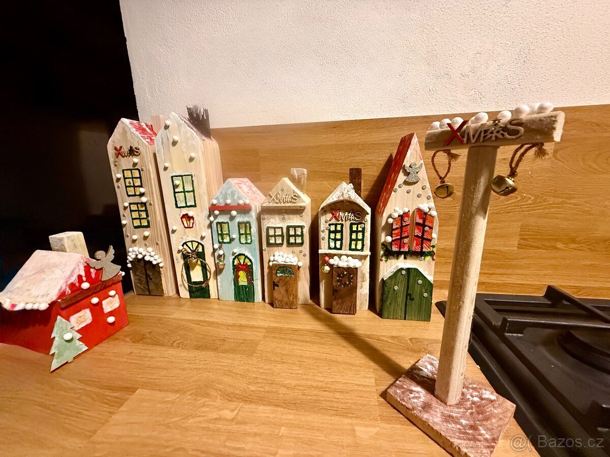 Dekorace DREVENE VANOCNI DOMECKY - 3