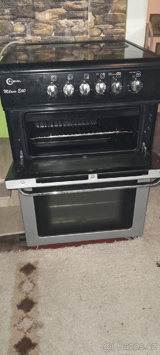 Elektrický sporák se sklokeramickou deskou trouba a gril - 3