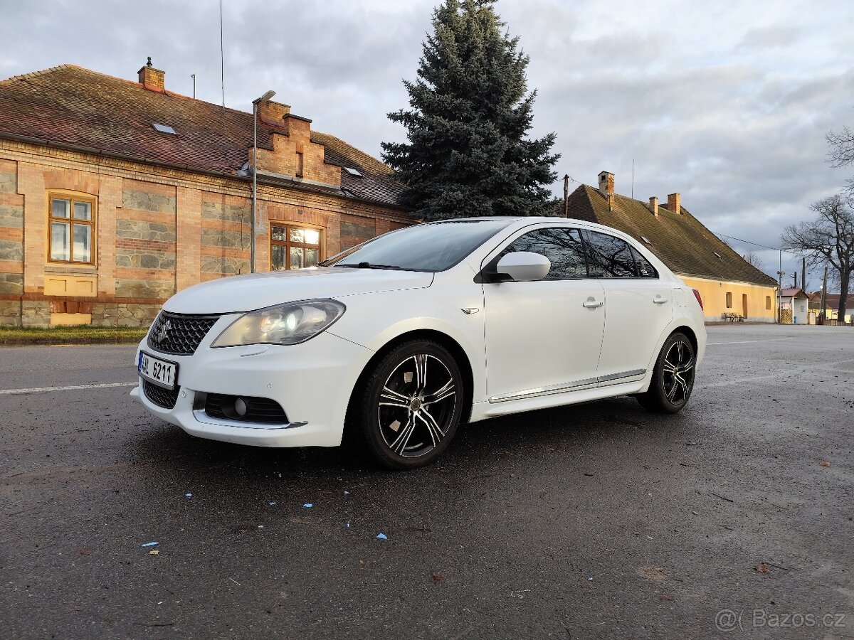 Suzuki Kizashi 2.4, 4x4, automat - 3