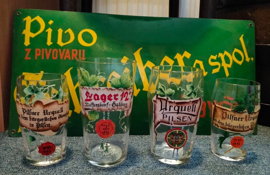 Pivní sklo, půllitry, třetinky, pivovarské cedule. - 3