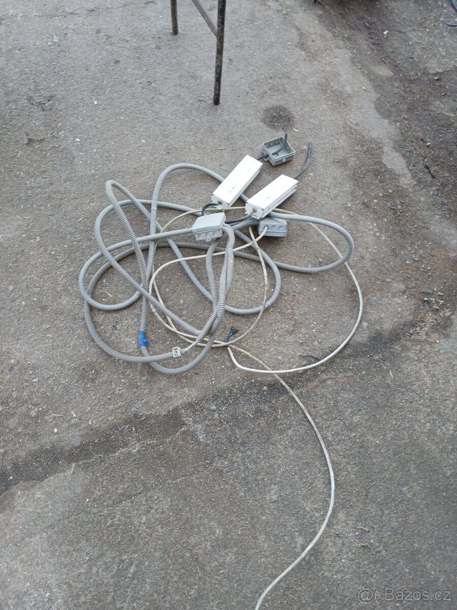 světený nápis a znak MAZDA - 3