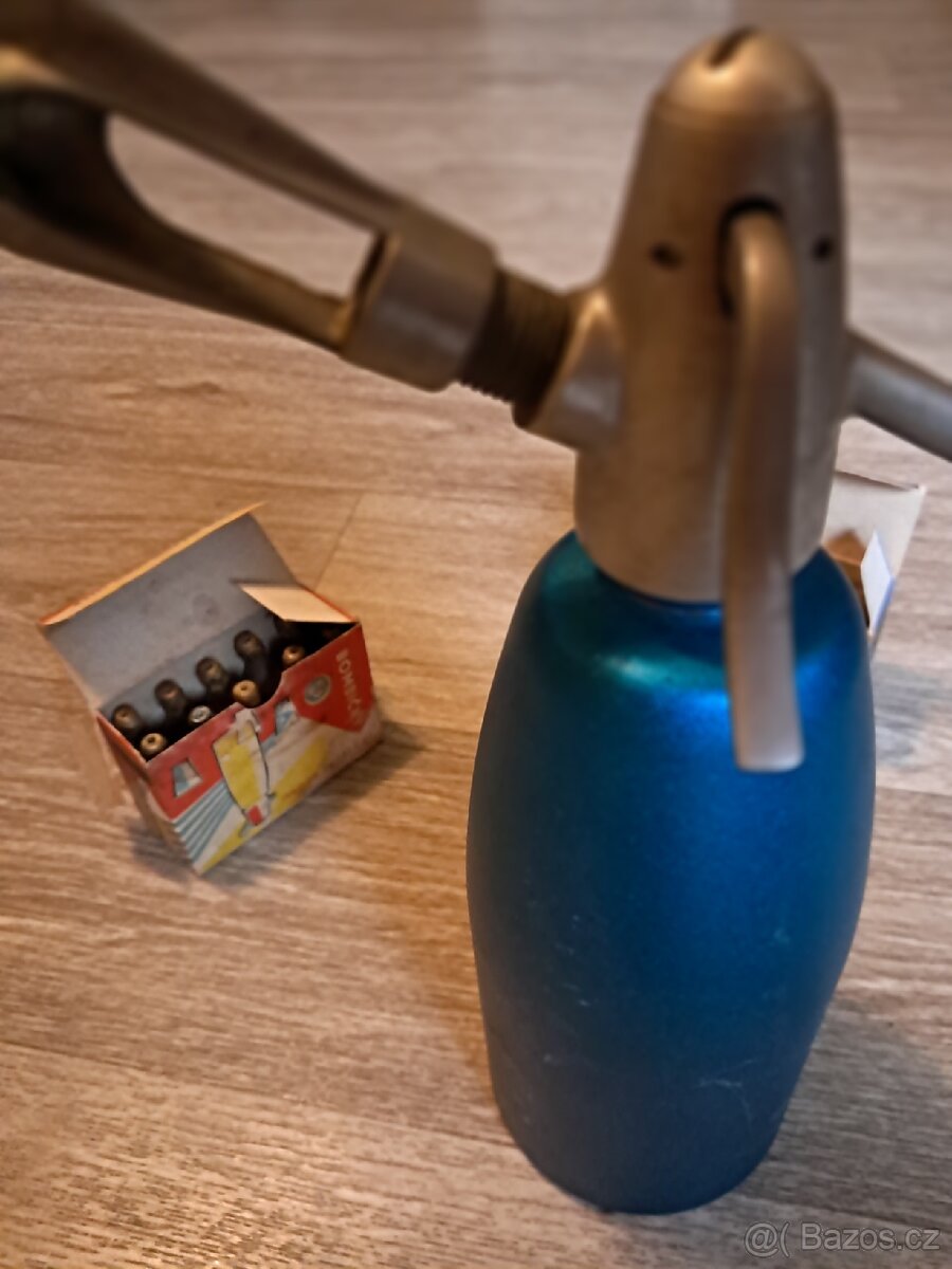 Retro sifonova lahev + bombičky - 3