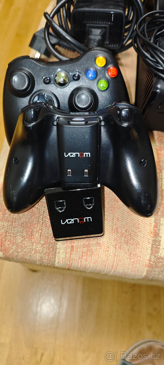 Xbox 360 S 250GB + Kinect + 2x ovladač + hra - 3