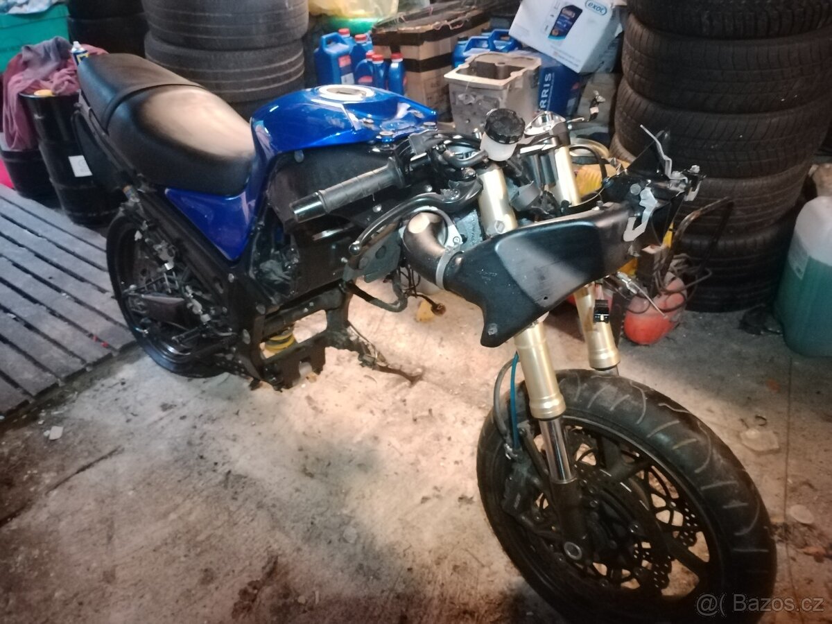 Kawasaki ZZR 1400 - 3