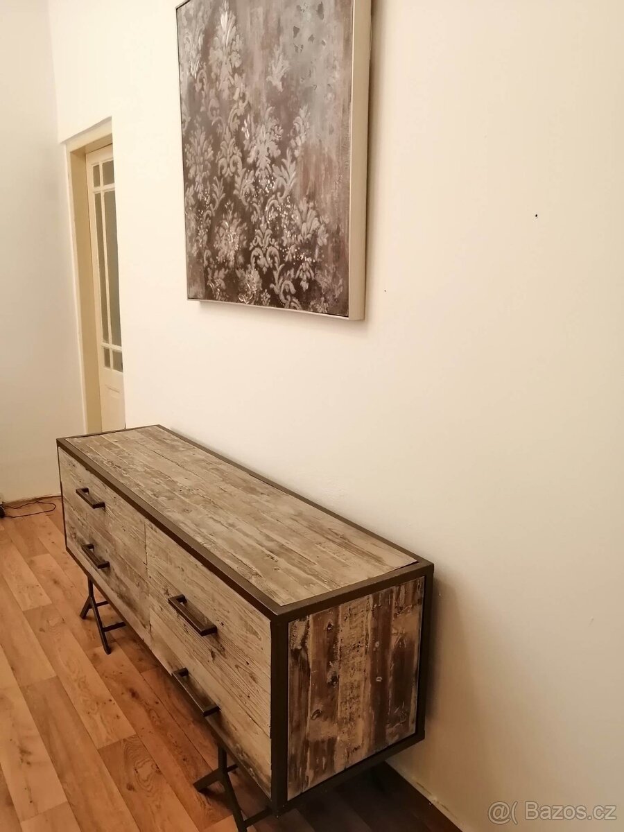 Nová industriální designová vitrína - 3