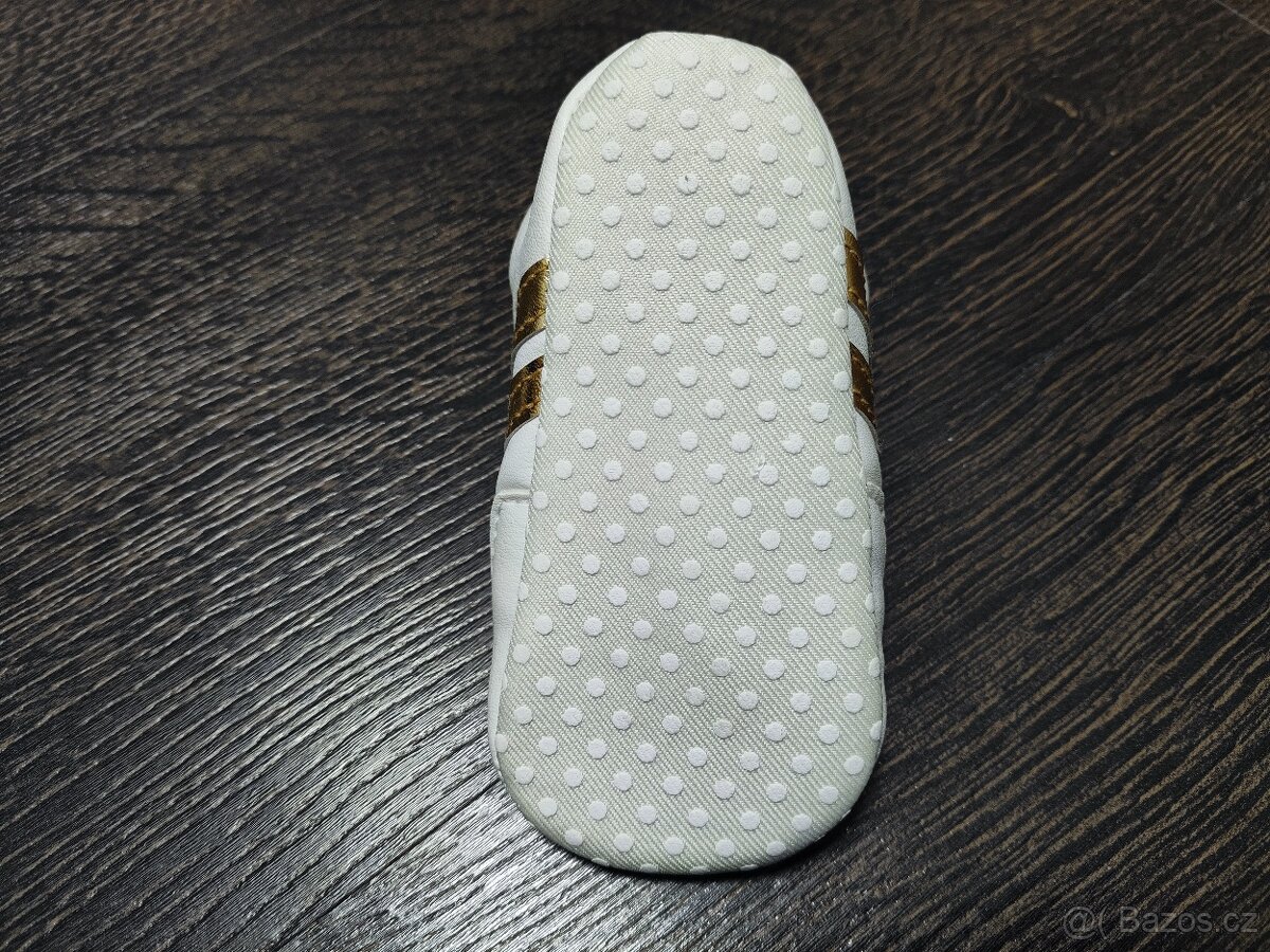 PRVNÍ DĚTSKÉ BOTIČKY NOVÉ - ZLATÉ - 3