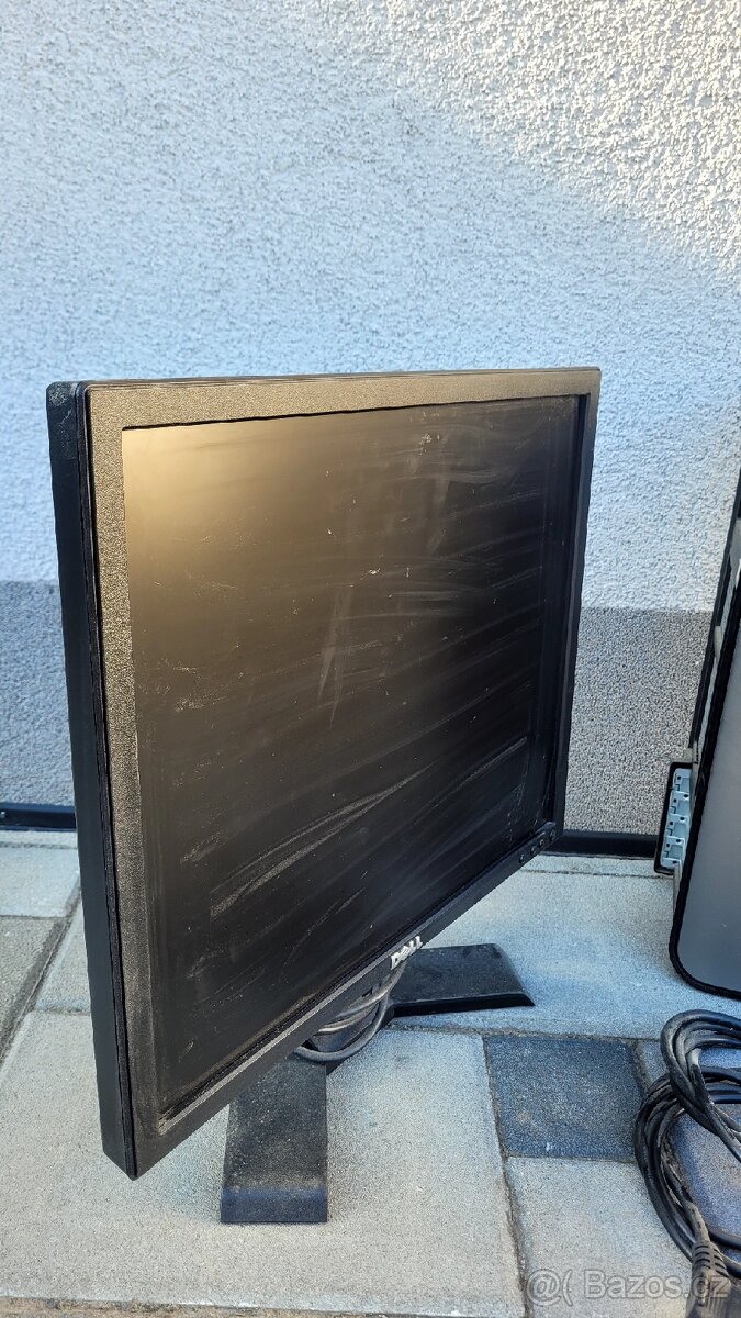 Počítač + monitor - 3