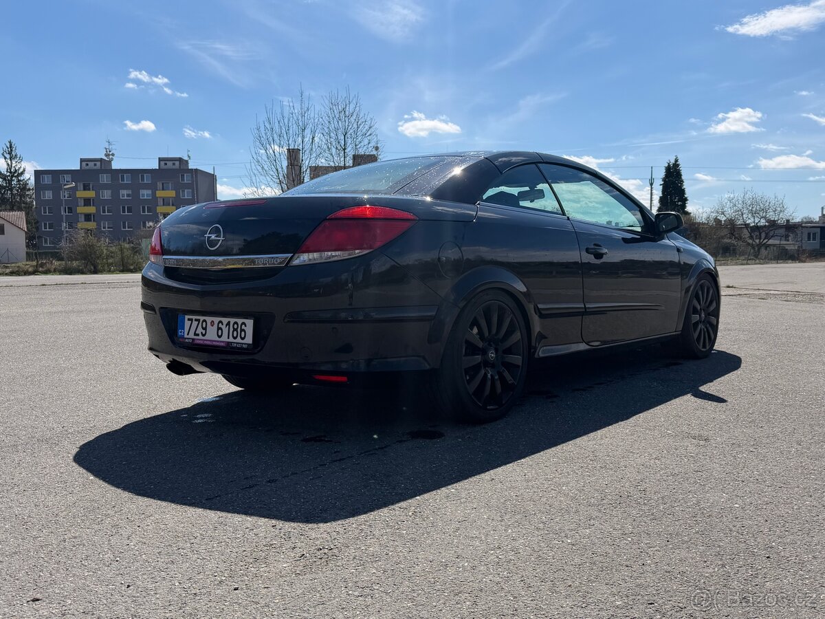 Opel Astra Twintop - 3