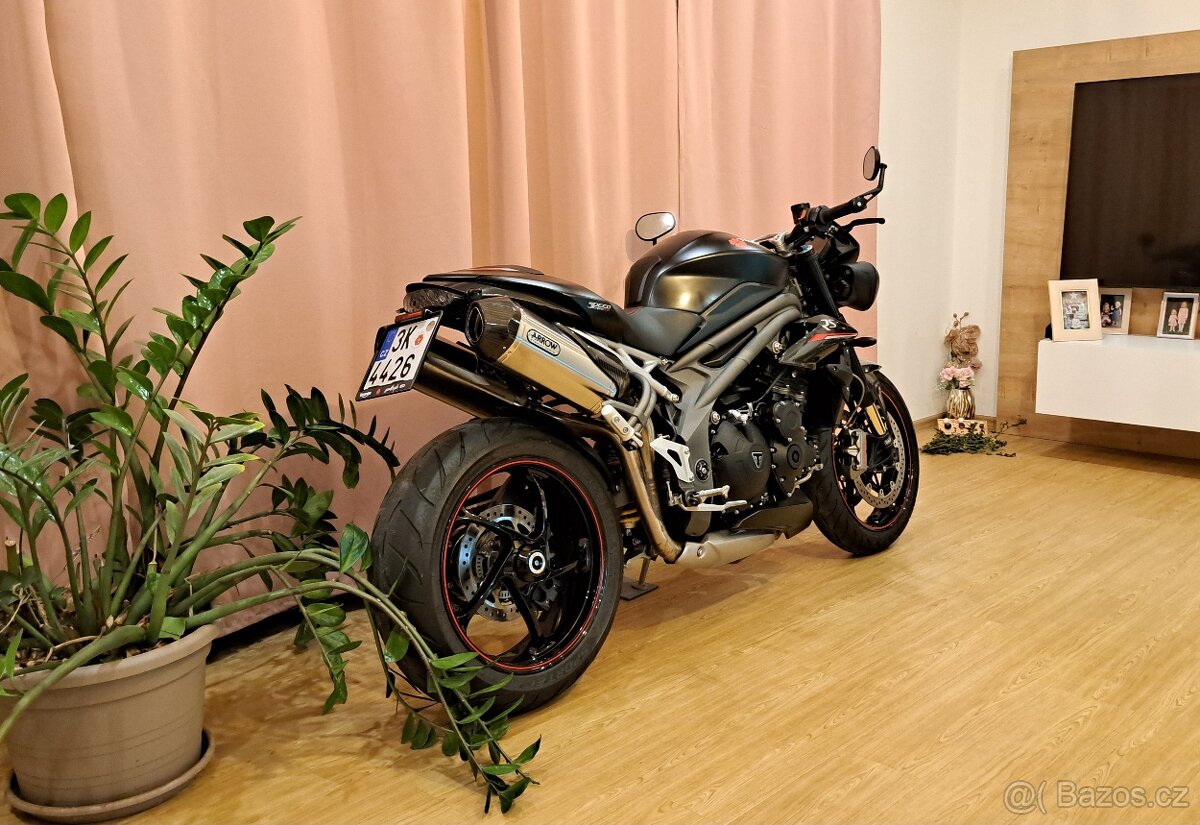 Triumph Speed Triple 1050 RS - 3